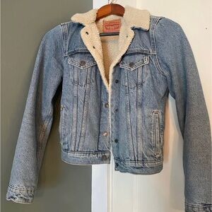 Levi's Light Blue Denim Jacket with Cream Sherpa